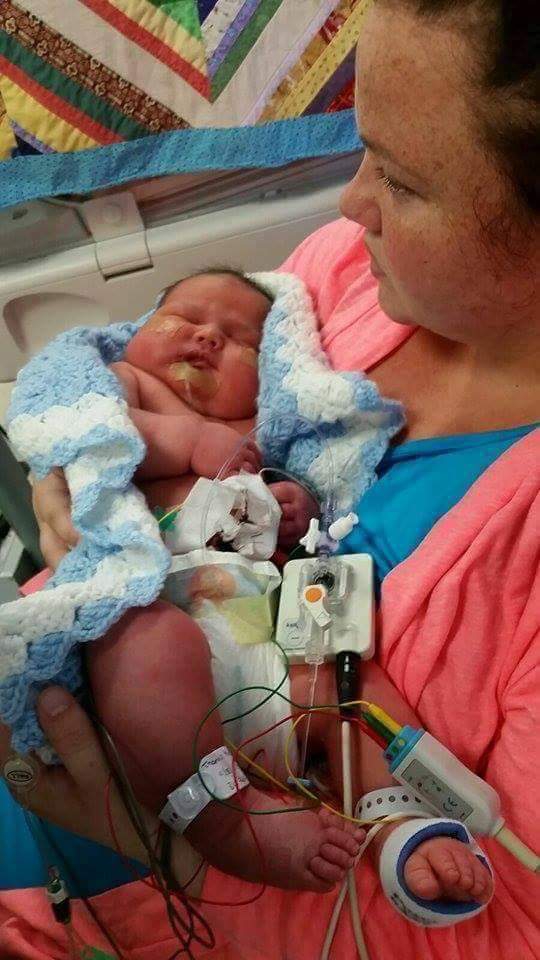 Grootste baby ooit ziet er nu zo uit Love2BeMama