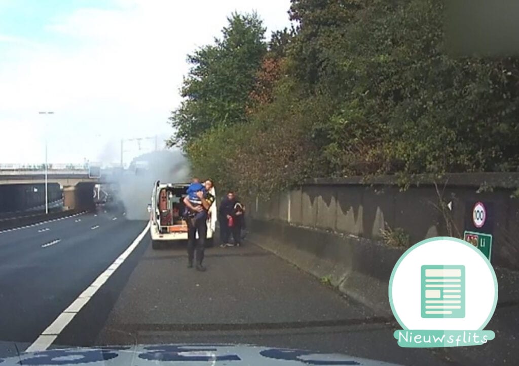 Heldendaad: kinderen gered uit brandende auto!