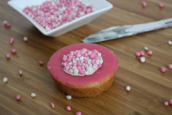 Roze koeken met muisjes