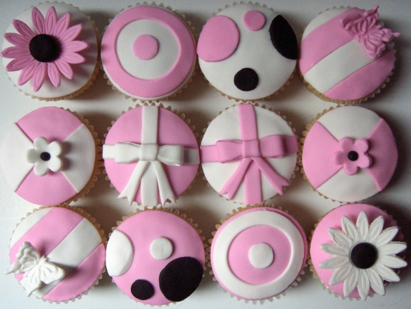 Cupcakes met laagje fondant