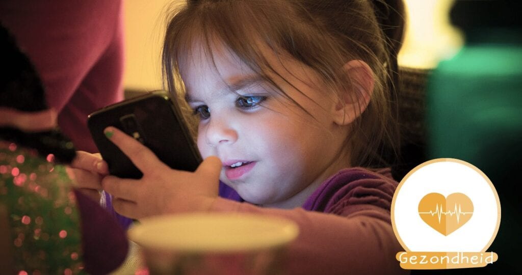 Zijn smartphones en tablets gevaarlijk voor kinderen?