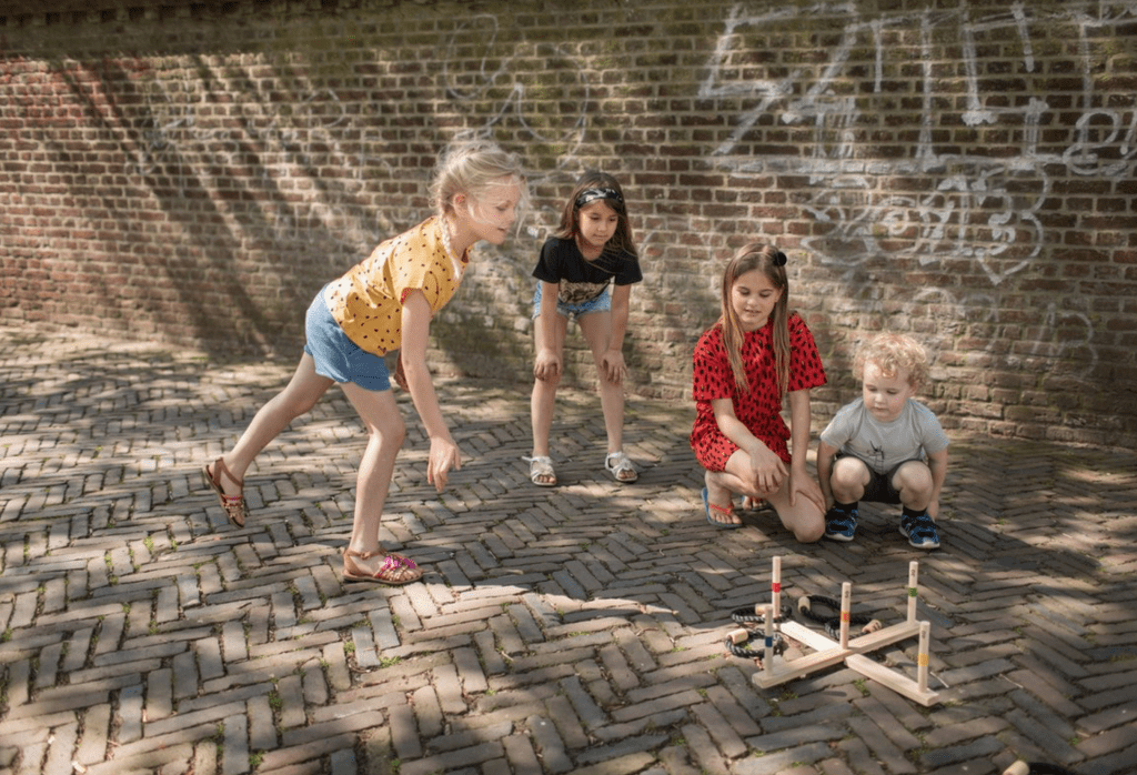 Buitenspeelgoed 10 jaar - ringwerpen